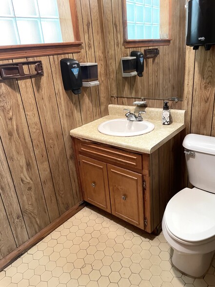 More Photos Of 120 Peters St, Lagrange Office For Sale