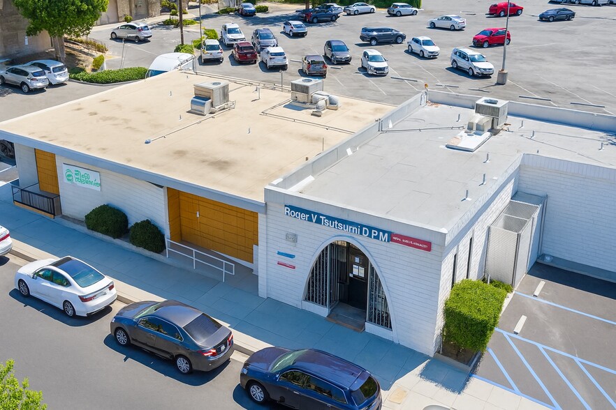 Primary Photo Of 114-124 W 9th St, Corona Medical For Lease