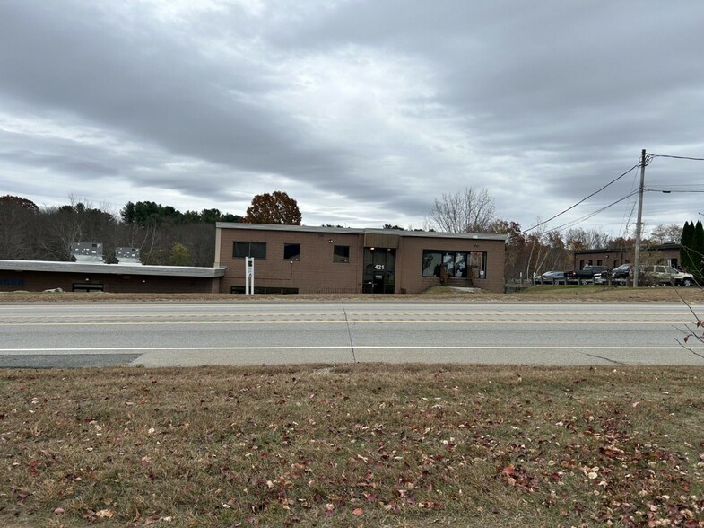 More Photos Of 421 Washington St, Auburn Freestanding For Lease