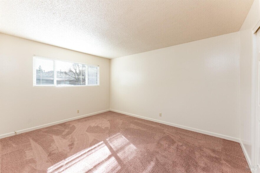 More Photos Of 649 Leslie St, Ukiah Apartments For Sale