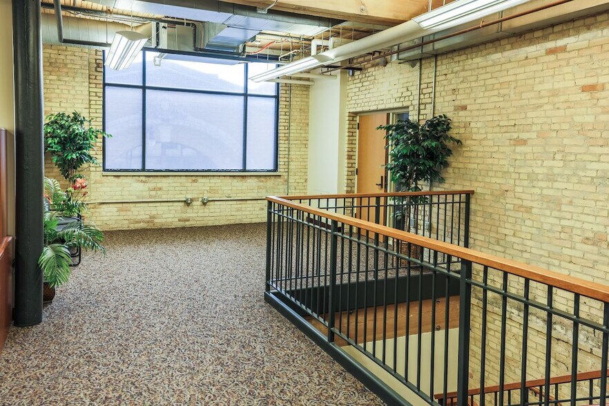 More Photos Of 111 Commerce Ave SW, Grand Rapids Schools For Sale