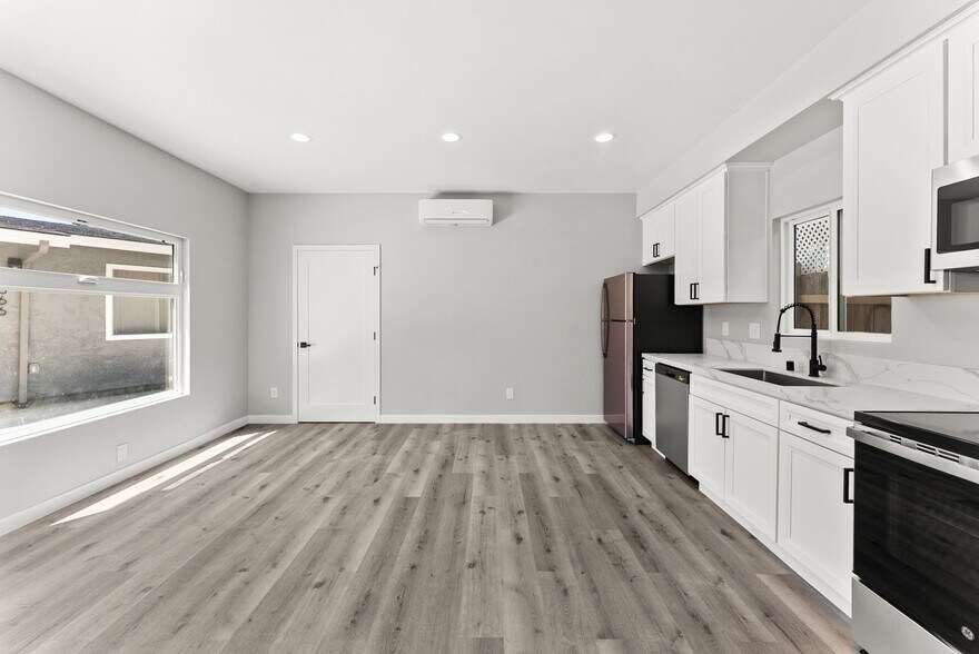 More Photos Of 4864 Fond du Lac Ct, San Diego Apartments For Sale