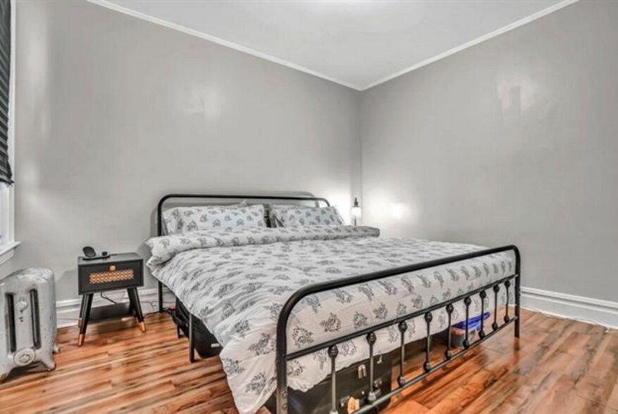 More Photos Of 699 Elm St, Kearny Flex For Sale
