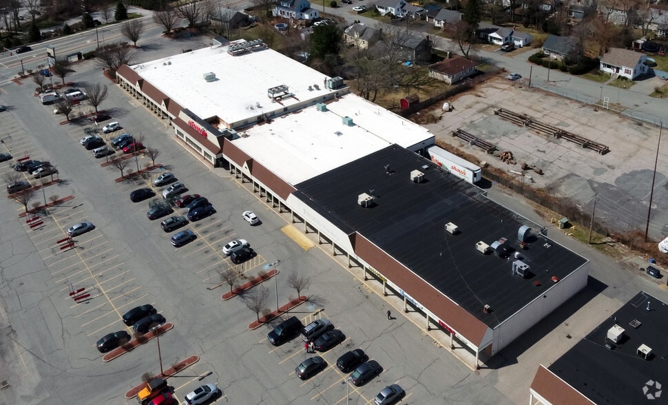 More Photos Of 1050-1070 Willett Ave, East Providence Unknown For Lease