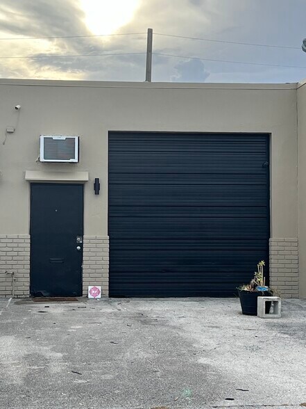 More Photos Of 3507-3530 NW 10th Ave, Oakland Park Warehouse For Lease