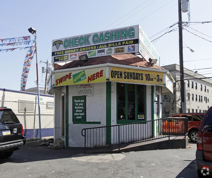 More Photos Of 3943 Kensington Ave, Philadelphia Auto Dealership For Lease