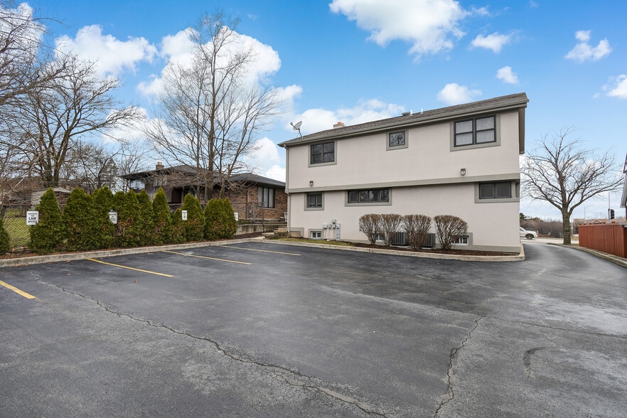 More Photos Of 103 E Ogden Ave, Clarendon Hills Medical For Sale