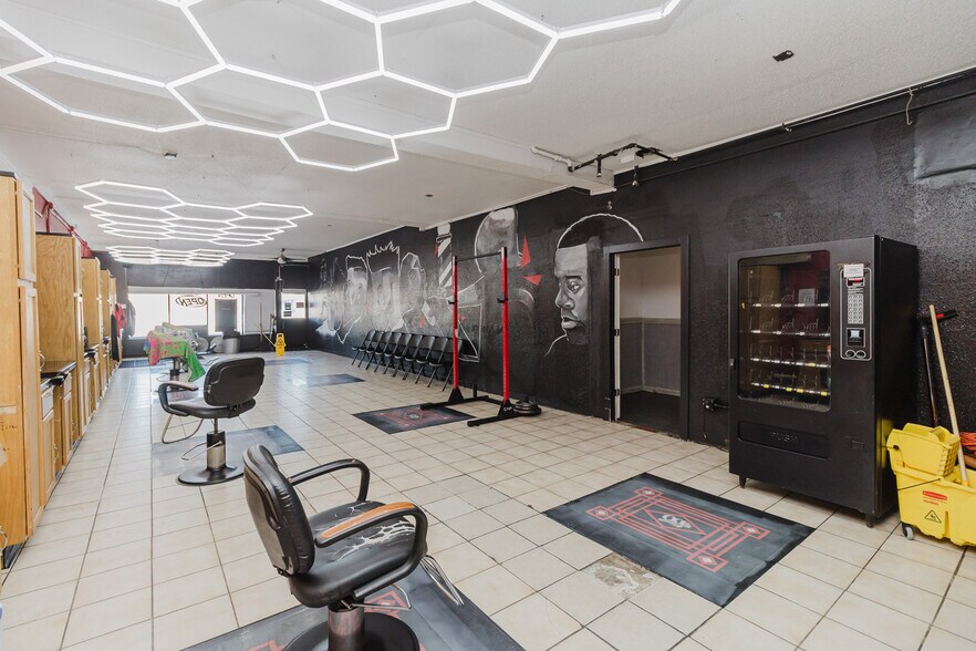 More Photos Of 3117 E 13th St, Wichita Freestanding For Sale