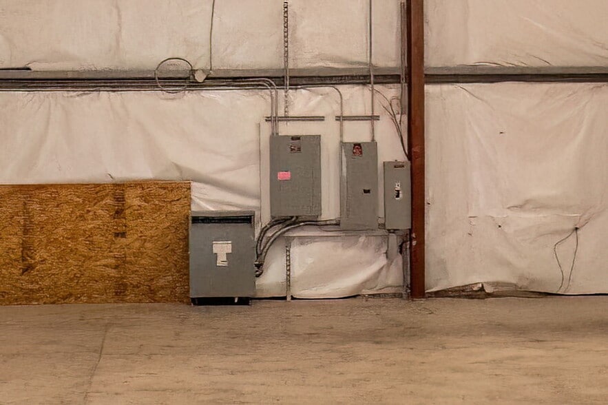 More Photos Of 5800 W Werner Rd, Bremerton Distribution For Lease