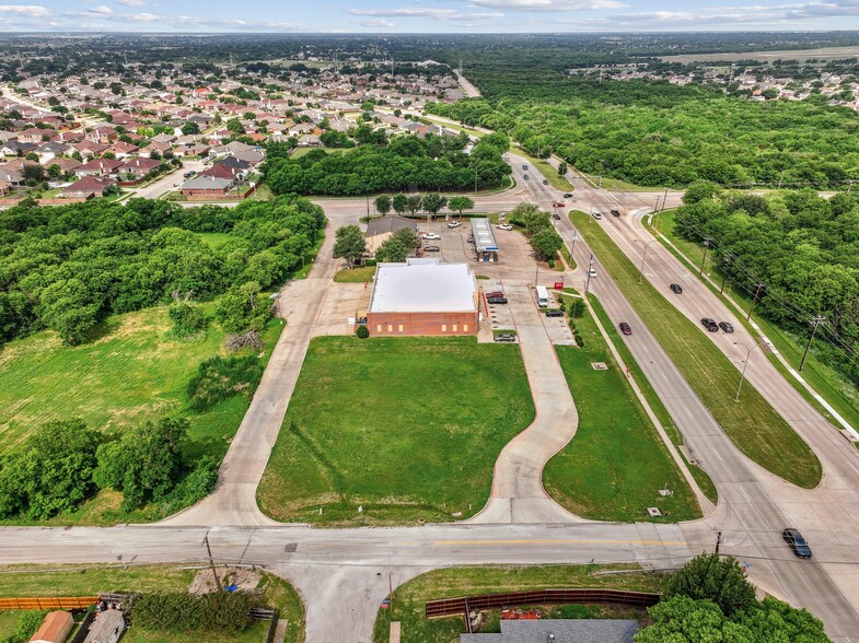 More Photos Of 1910 E Sublett Rd, Arlington Land For Lease