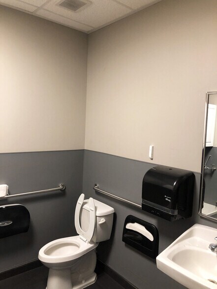 More Photos Of 20820 Avalon Blvd, Carson Unknown For Lease