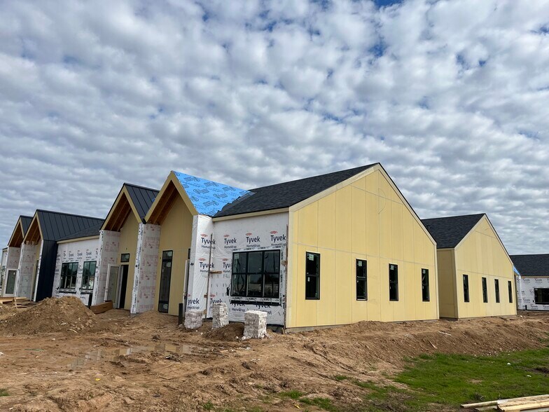 More Photos Of 1325 Main Street, Katy Medical For Sale