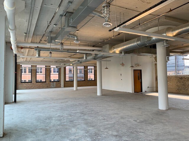 More Photos Of 501-509 S Washington Ave, Minneapolis Health Club For Lease