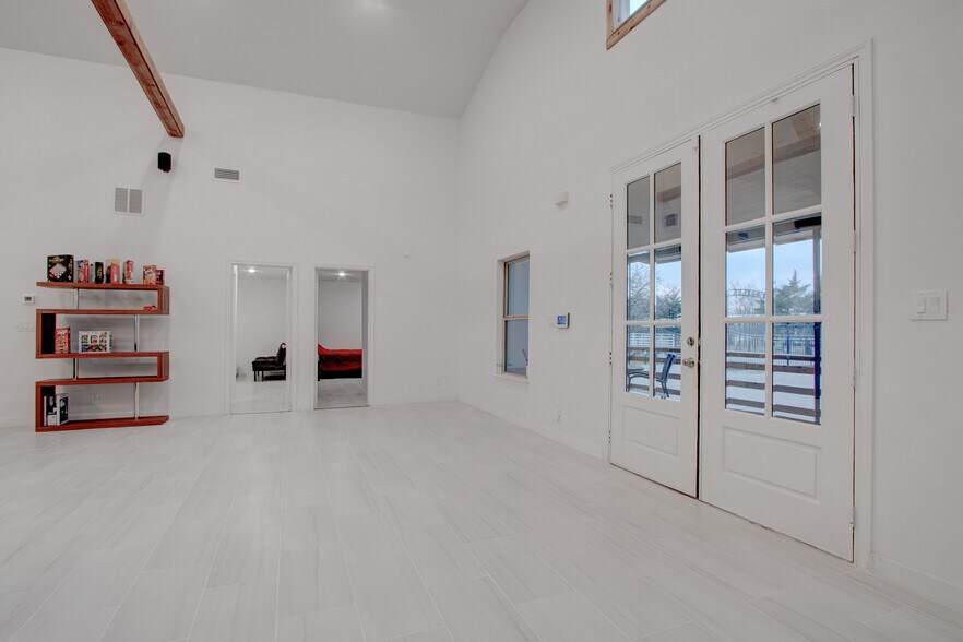 More Photos Of 550 County Road 297, Gainesville Specialty For Sale
