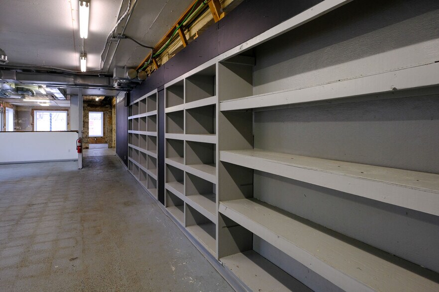 More Photos Of 408 W Main St, Benton Harbor Freestanding For Lease