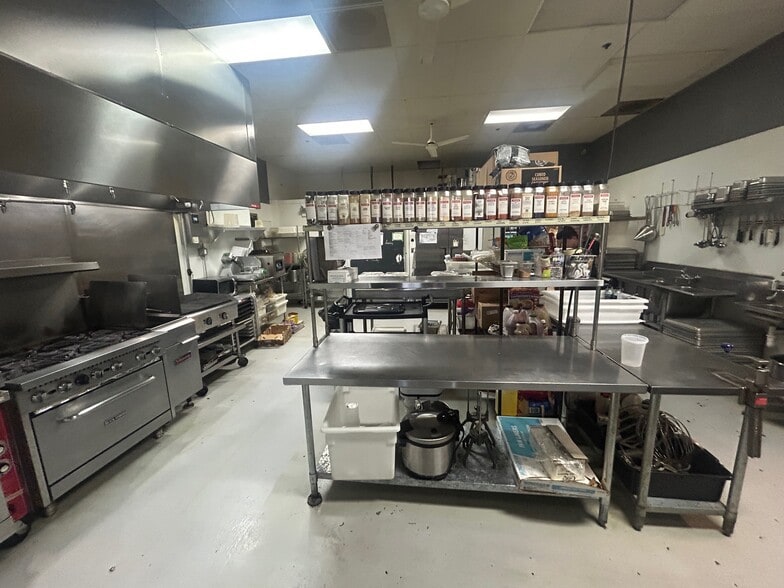 More Photos Of 4150-4154 W Broadway, Golden Valley Storefront For Sale