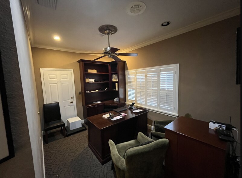 More Photos Of 4505 N Armenia Ave, Tampa Office For Sale