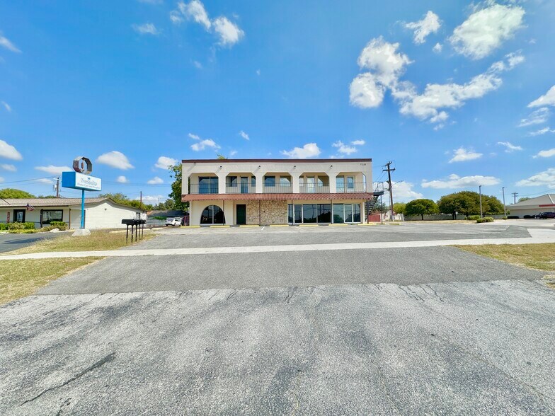 More Photos Of 7205 Bandera Rd, San Antonio Unknown For Lease
