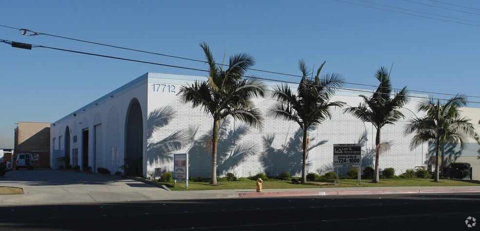 More Photos Of 17712 Gothard St, Huntington Beach Service For Lease
