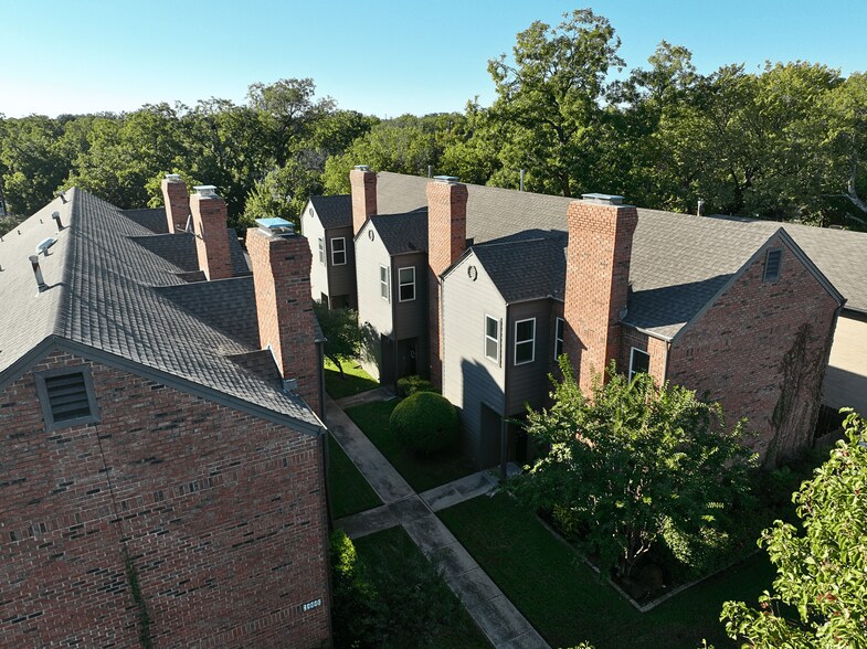 More Photos Of 1101 N Locust St, Denton Apartments For Sale