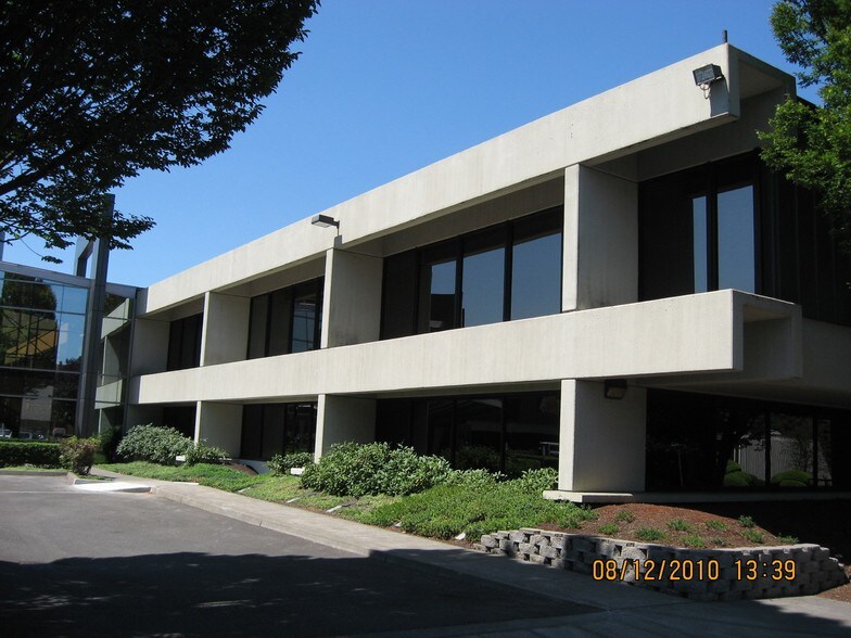 More Photos Of 847-999 NE 19th Ave, Portland Office For Lease