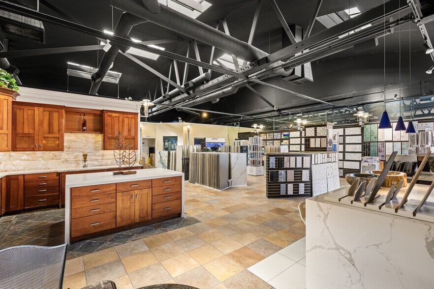 More Photos Of 1701 S State College Blvd, Anaheim Manufacturing For Sale