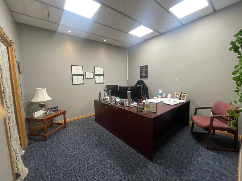More Photos Of 3107 Beale Ave, Altoona Office For Sale