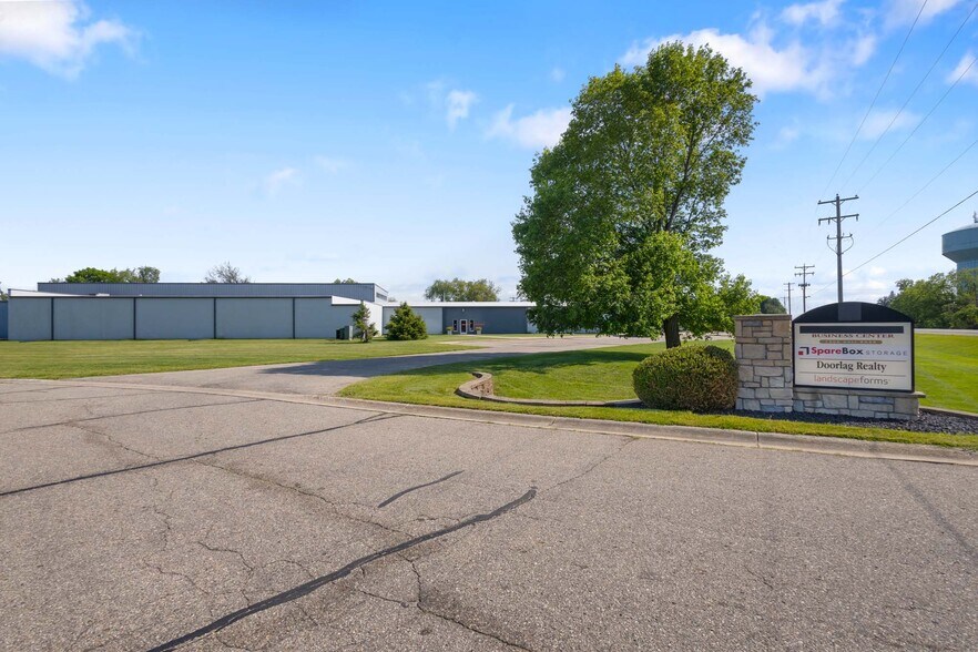 More Photos Of 7878 Gull Rd, Richland Warehouse For Lease
