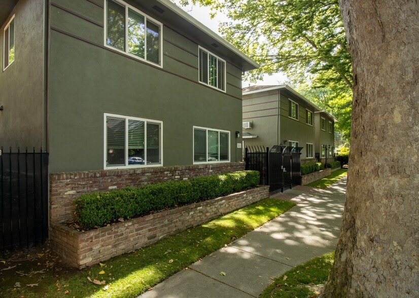 More Photos Of 2811 F St, Sacramento Apartments For Sale