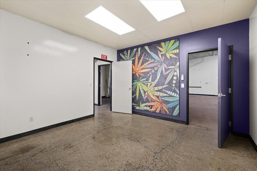More Photos Of 1501 Sage Rd, Medford Warehouse For Sale