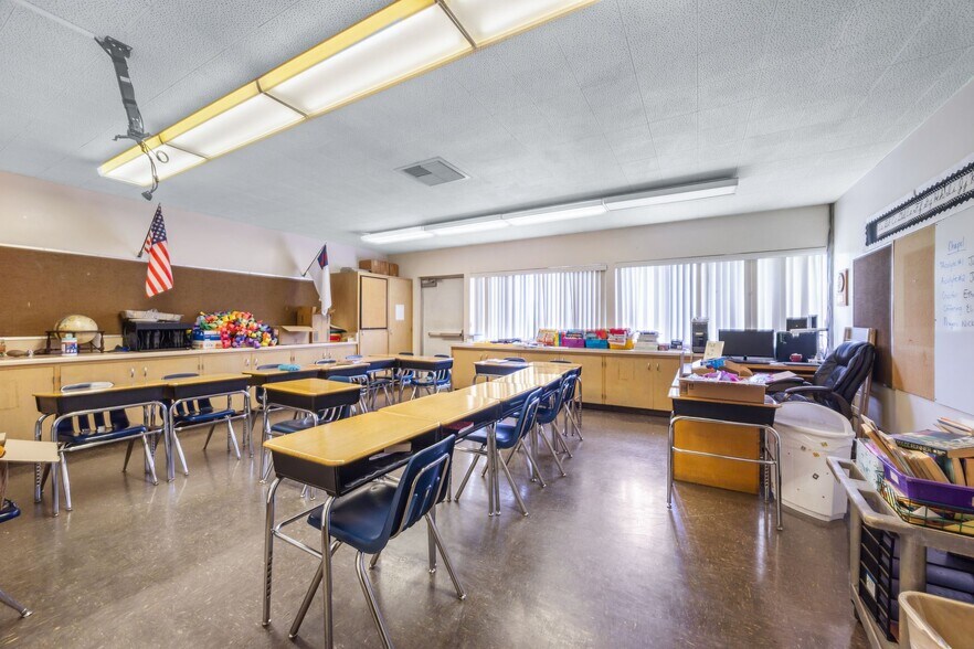 More Photos Of 6338 N Figueroa St, Los Angeles Schools For Lease