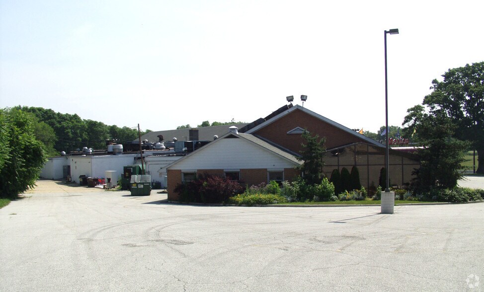 More Photos Of 1101-1105 Route 130 S, Cinnaminson General Retail For Lease