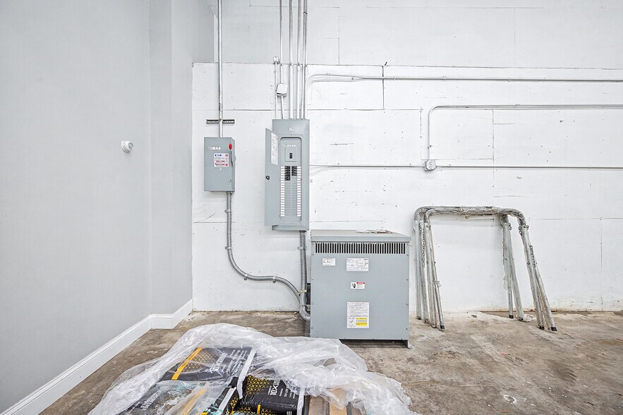 More Photos Of 204 Providence St, Hyde Park Industrial For Lease