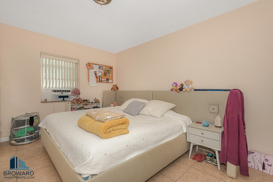 More Photos Of 224 SW 15th St, Dania Beach Apartments For Sale