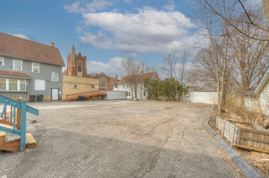 More Photos Of 4432 Pearl Rd, Cleveland Specialty For Sale