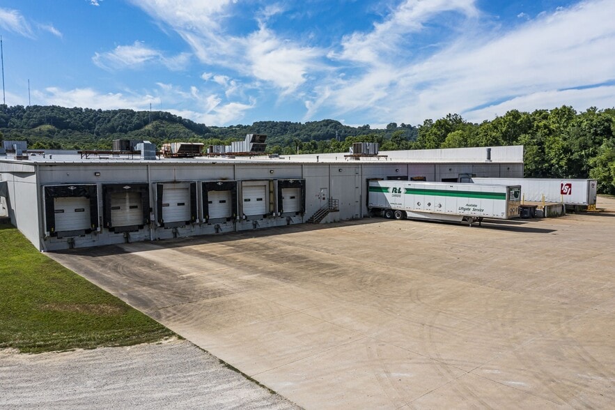 More Photos Of 111 Security Pky, New Albany Warehouse For Sale
