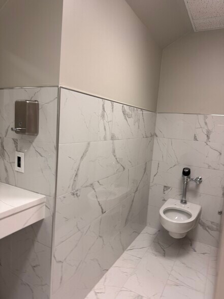 More Photos Of 1 Rossmoor Dr, Monroe Township Medical For Lease