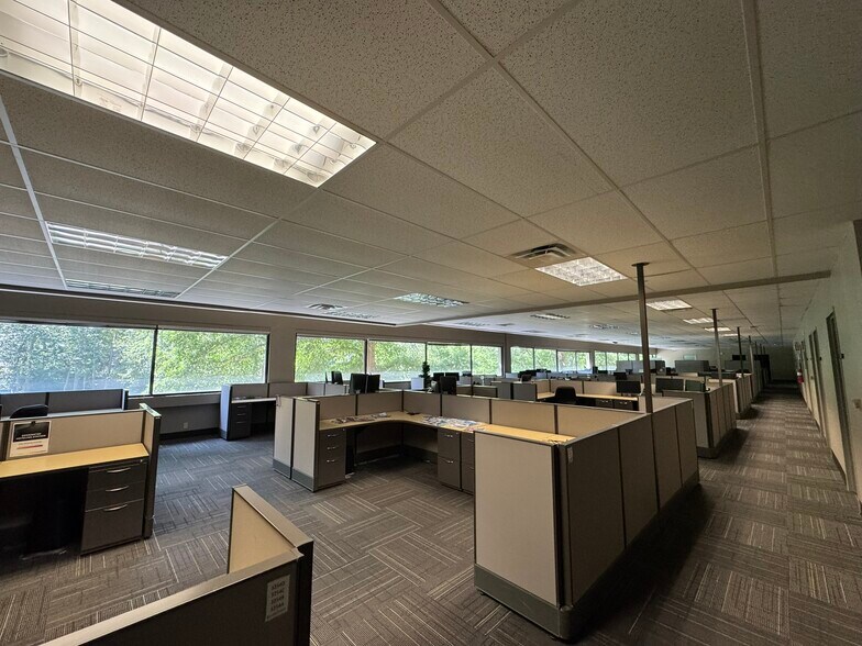 More Photos Of 4005 Rodney Parham Rd, Little Rock Office For Lease