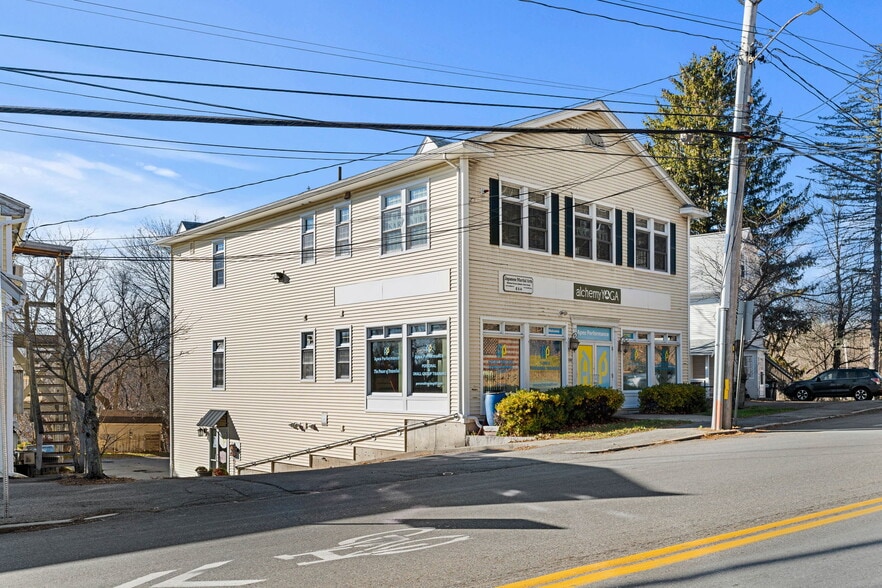 More Photos Of 136 Main St, Acton Unknown For Lease