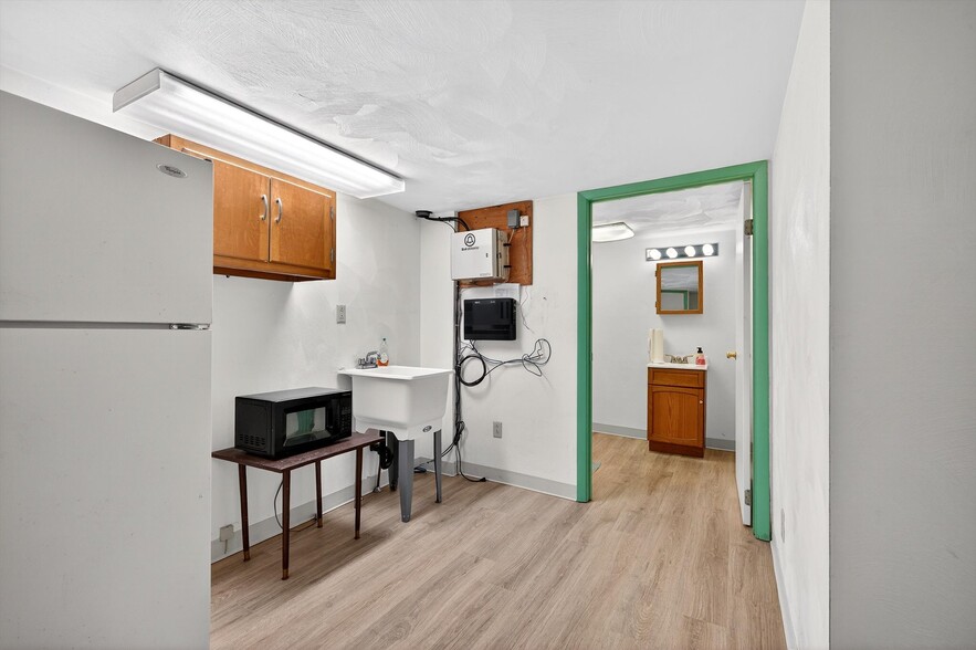 More Photos Of 210 E 5th Ave, Tarentum Office For Sale