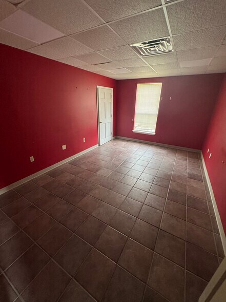 More Photos Of 12935 U. S. 43, Axis Flex For Lease