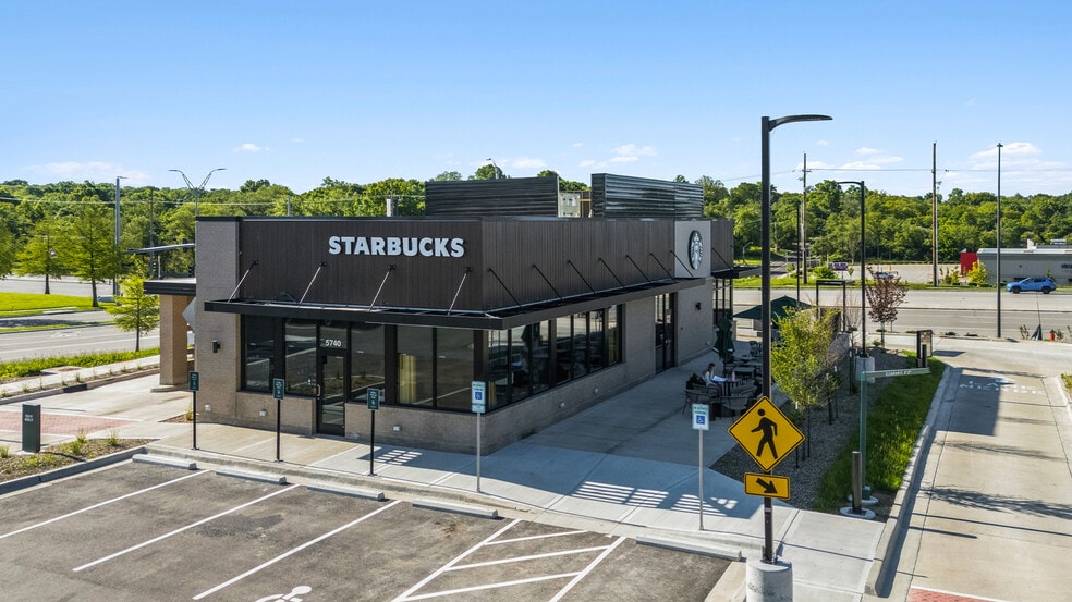 More Photos Of 5726 E Bannister Rd, Kansas City Fast Food For Sale