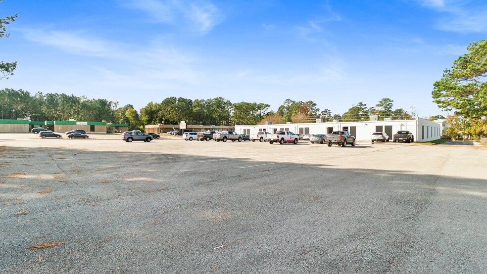More Photos Of 2503 Lake Rd, Huntsville Office For Lease