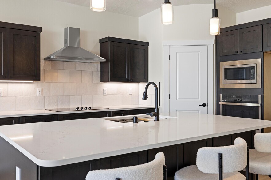 More Photos Of 1101-1109 Fairhaven Loop, Richland Apartments For Sale