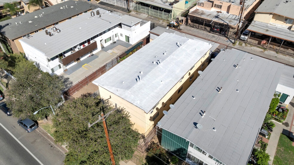 More Photos Of 17945 Roscoe Blvd, Northridge Apartments For Sale