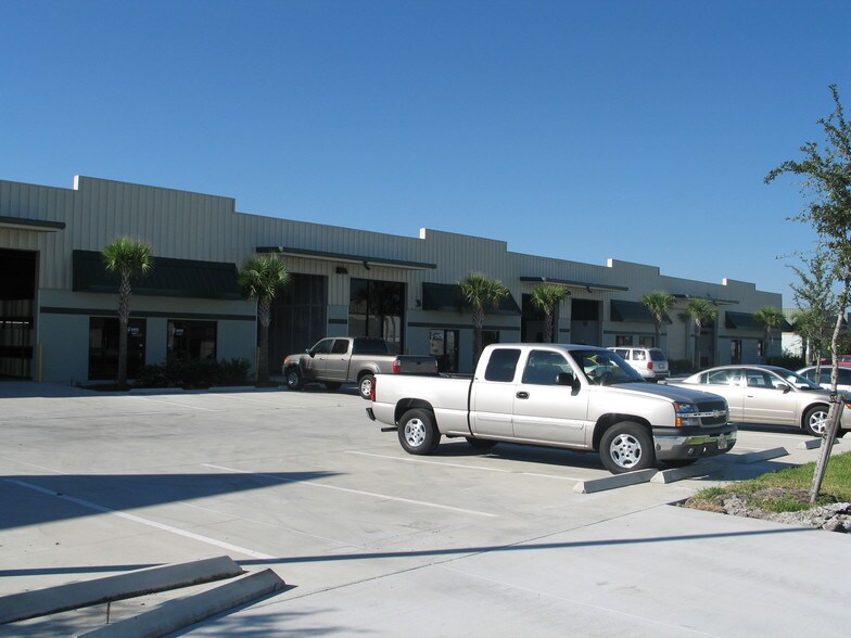 More Photos Of 6427 Milner Blvd, Orlando Light Manufacturing For Lease