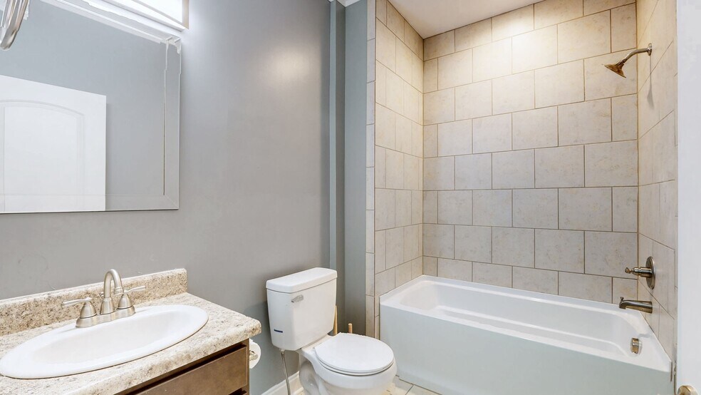 More Photos Of 239 Veterans Pky, Murfreesboro Office For Sale