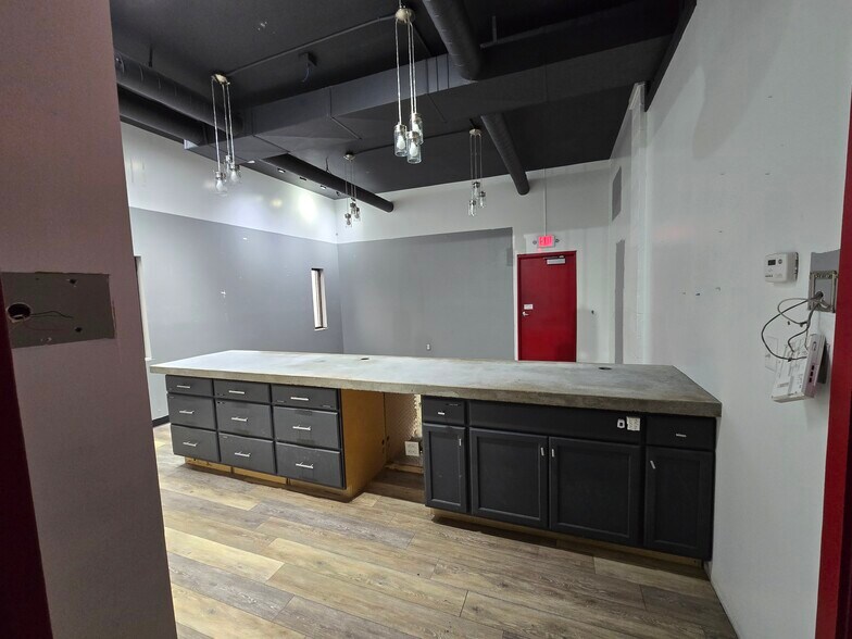 More Photos Of 3895 N Euclid Ave, Bay City Office For Sale