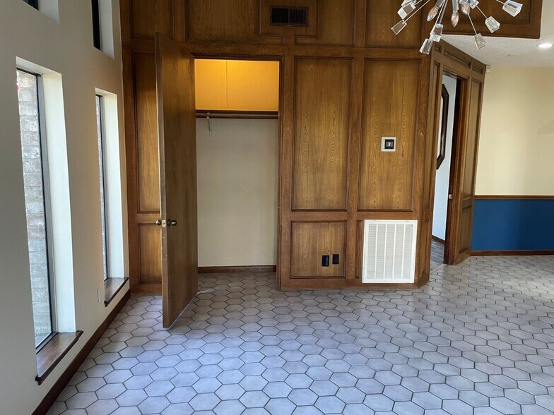 More Photos Of , Spring Unknown For Sale