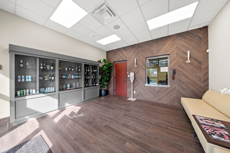 More Photos Of 4747 Progress Ave, Naples Refrigeration Cold Storage For Sale